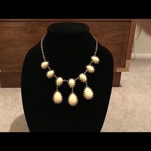 YELLOW/CREAM TEARDROP GOLDTONE STATEMENT NECKLACE